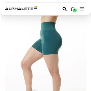 Alphalete Amplify shorts in TEAL
